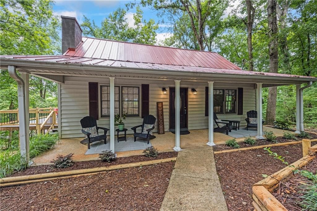 3 bedroom, 2 bathroom, 2,233 sq ft single family residence sold at 1561 Indian Woods Drive, Greensboro, GA 30642