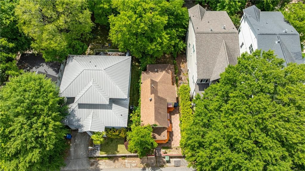 4 bedroom, 2 bathroom, 900 sq ft single family residence for sale at 1068 Snyder Street, Atlanta, GA 30318 — photo 3