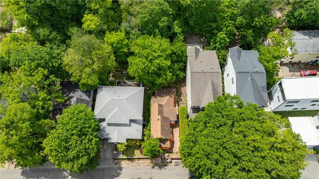 4 bedroom, 2 bathroom, 900 sq ft single family residence for sale at 1068 Snyder Street, Atlanta, GA 30318 — photo 4