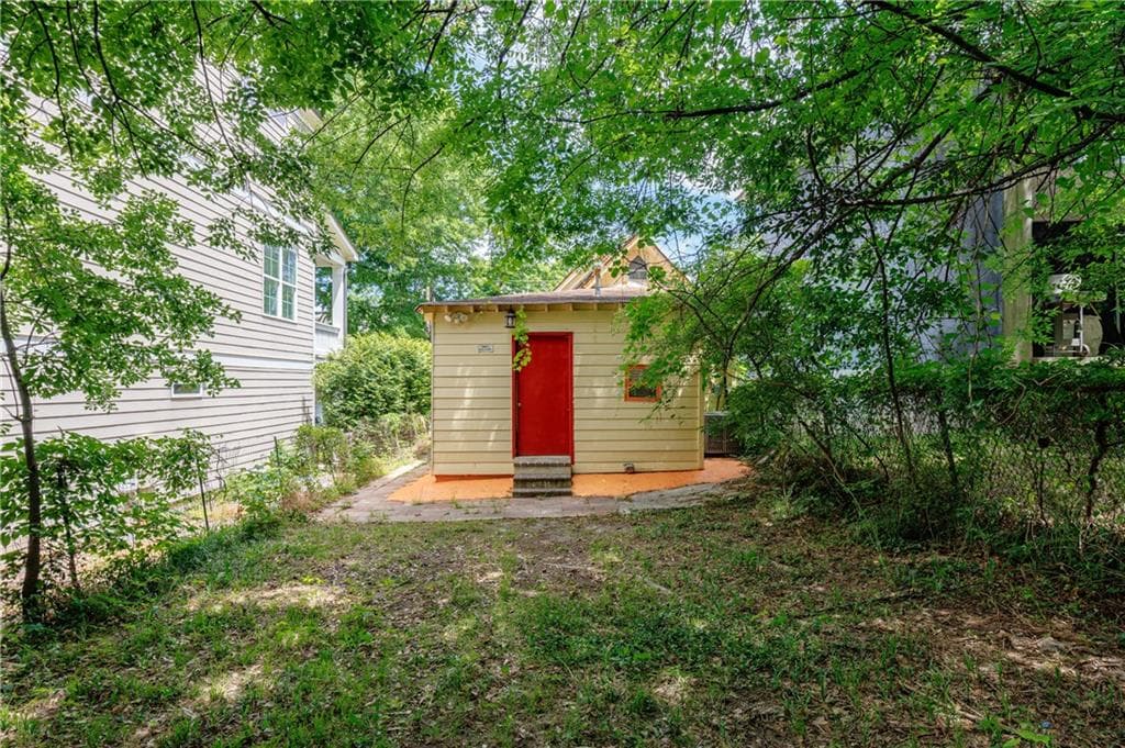 4 bedroom, 2 bathroom, 900 sq ft single family residence for sale at 1068 Snyder Street, Atlanta, GA 30318 — photo 10