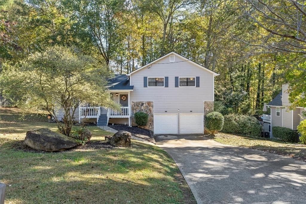 3 bedroom, 2 bathroom, 1,404 sq ft single family residence for sale at 4041 Woodbridge Court, Powder Springs, GA 30127 — photo 2