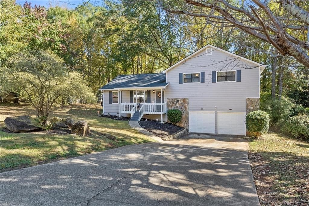 3 bedroom, 2 bathroom, 1,404 sq ft single family residence for sale at 4041 Woodbridge Court, Powder Springs, GA 30127 — photo 3