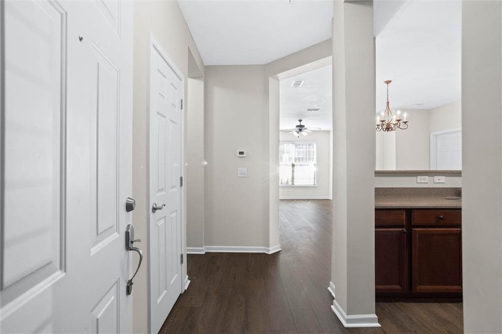 2 bedroom, 2 bathroom, 1,175 sq ft condominium for sale at 4805 W Village Way 1108, Smyrna, GA 30080 — photo 3