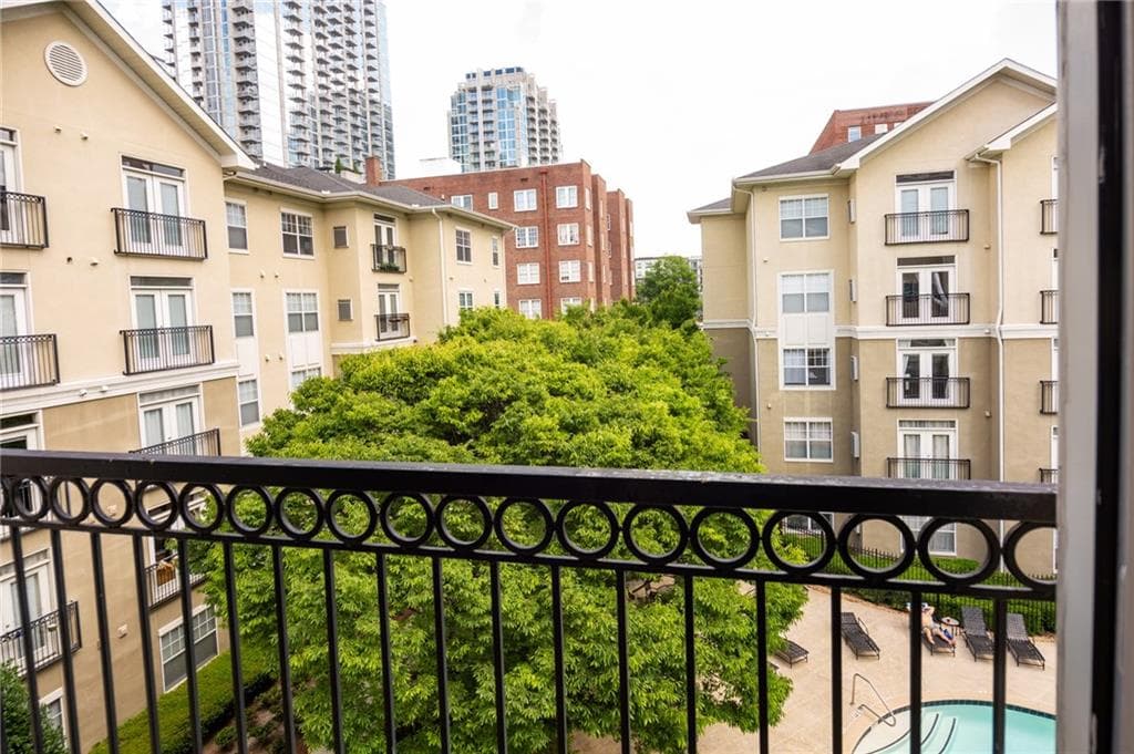 2 bedroom, 1 bathroom, 1,094 sq ft condominium for rent at 800 Peachtree Street 1409, Atlanta, GA 30308 for $2,150 a month — photo 10