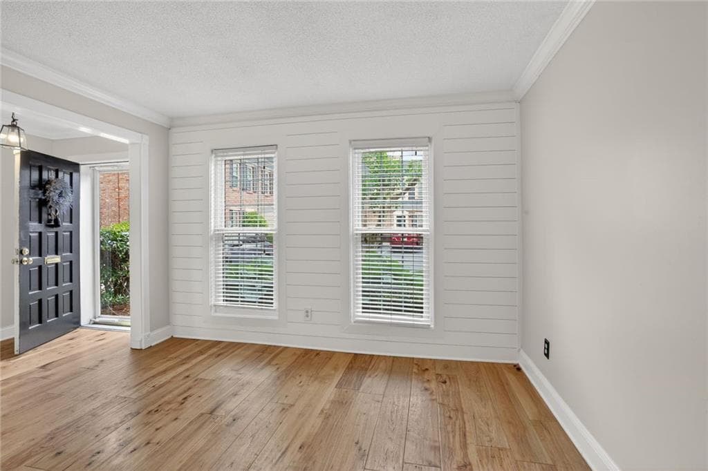 2 bedroom, 3 bathroom, 1,320 sq ft townhouse under contract at 5 Spinning House Place, Atlanta, GA 30318 — photo 7