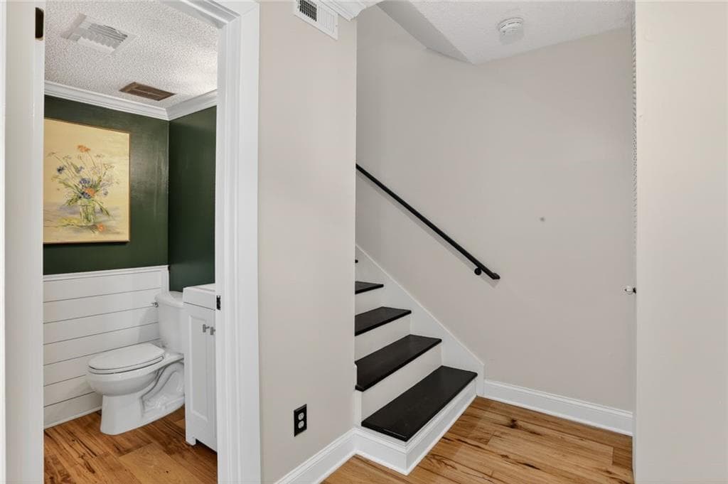 2 bedroom, 3 bathroom, 1,320 sq ft townhouse under contract at 5 Spinning House Place, Atlanta, GA 30318 — photo 5