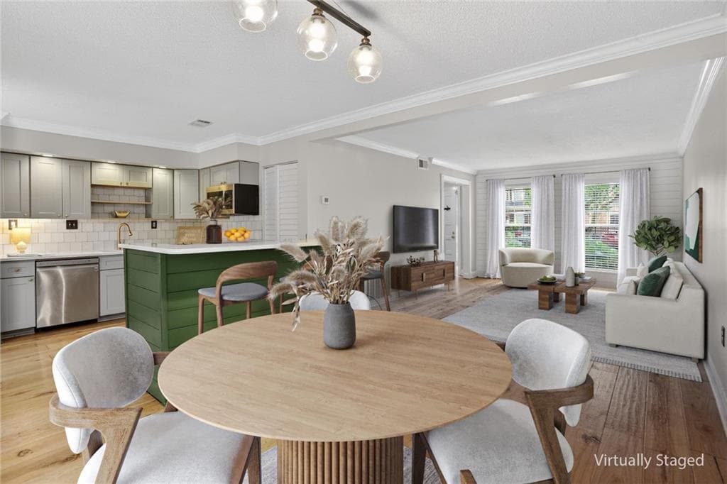 2 bedroom, 3 bathroom, 1,320 sq ft townhouse under contract at 5 Spinning House Place, Atlanta, GA 30318 — photo 8