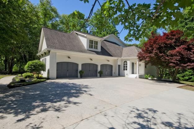 5 bedroom, 4 bathroom, 6,200 sq ft single family residence for sale at 1692 N Hadaway Road, Kennesaw, GA 30152 — photo 4