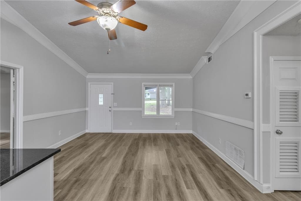 4 bedroom, 2 bathroom, 1,656 sq ft single family residence under contract at 360 hemlock Drive, Lawrenceville, GA 30046 — photo 5