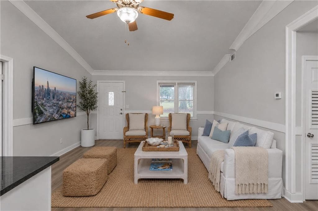 4 bedroom, 2 bathroom, 1,656 sq ft single family residence under contract at 360 hemlock Drive, Lawrenceville, GA 30046 — photo 4