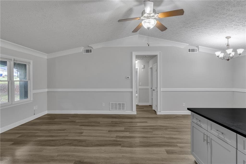 4 bedroom, 2 bathroom, 1,656 sq ft single family residence under contract at 360 hemlock Drive, Lawrenceville, GA 30046 — photo 7