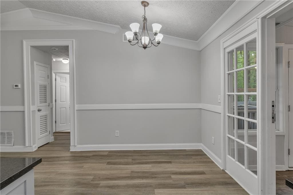4 bedroom, 2 bathroom, 1,656 sq ft single family residence under contract at 360 hemlock Drive, Lawrenceville, GA 30046 — photo 9
