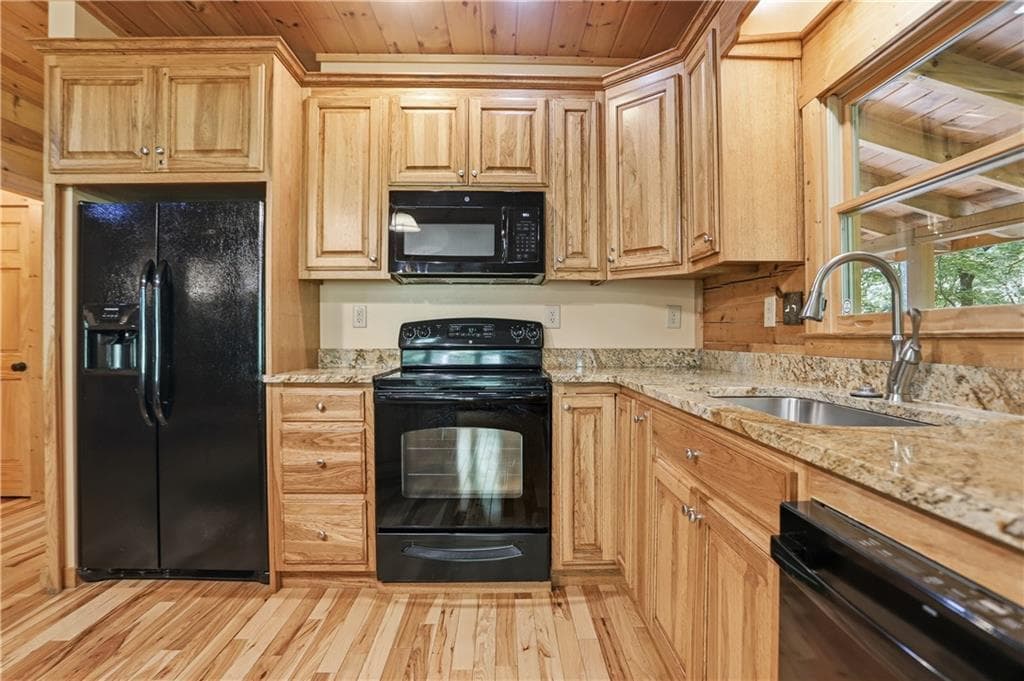 3 bedroom, 3 bathroom, 2,436 sq ft single family residence for sale at 702 Ranch Mountain Drive, Dahlonega, GA 30533 — photo 2