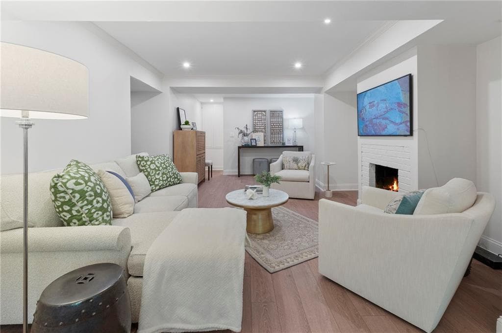 1 bedroom, 2 bathroom, 1,160 sq ft condominium under contract at 1325 Peachtree Street G2, Atlanta, GA 30309 — photo 6