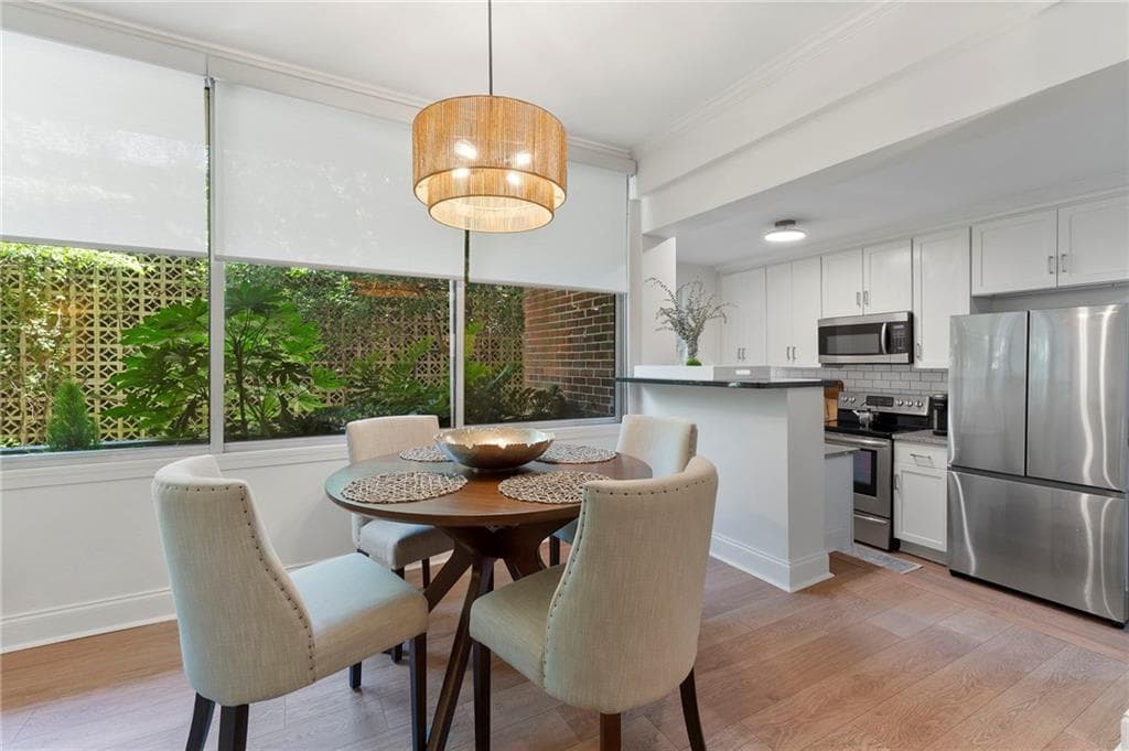 1 bedroom, 2 bathroom, 1,160 sq ft condominium under contract at 1325 Peachtree Street G2, Atlanta, GA 30309 — photo 9