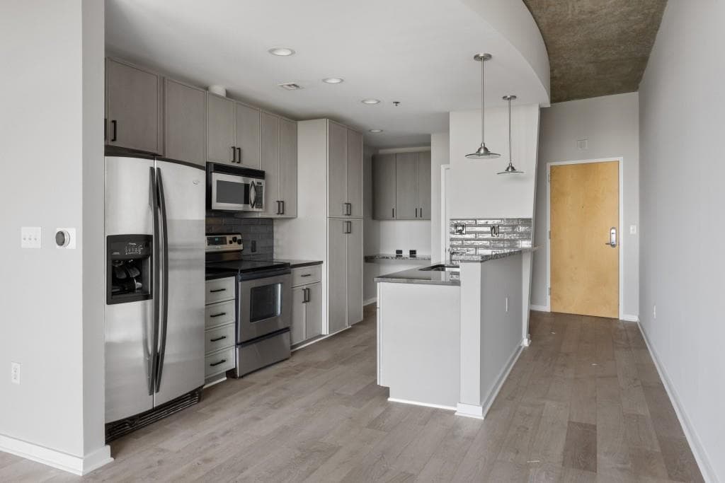 1 bedroom, 1 bathroom, 665 sq ft condominium for sale at 923 Peachtree Street 1636, Atlanta, GA 30309 — photo 2