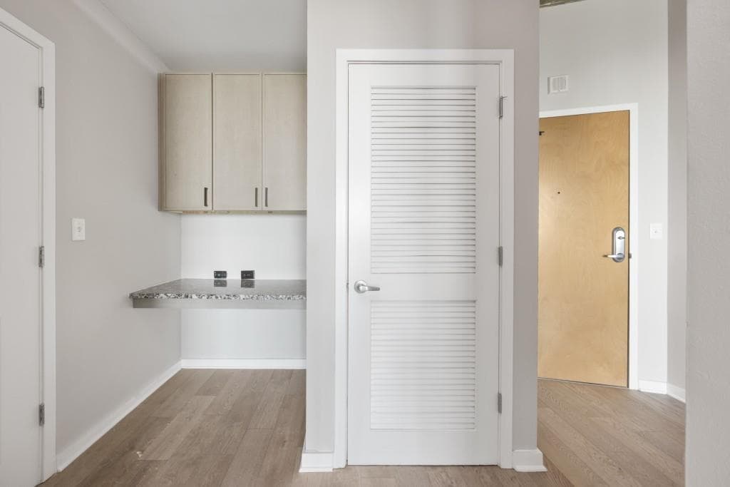 1 bedroom, 1 bathroom, 665 sq ft condominium for sale at 923 Peachtree Street 1636, Atlanta, GA 30309 — photo 7