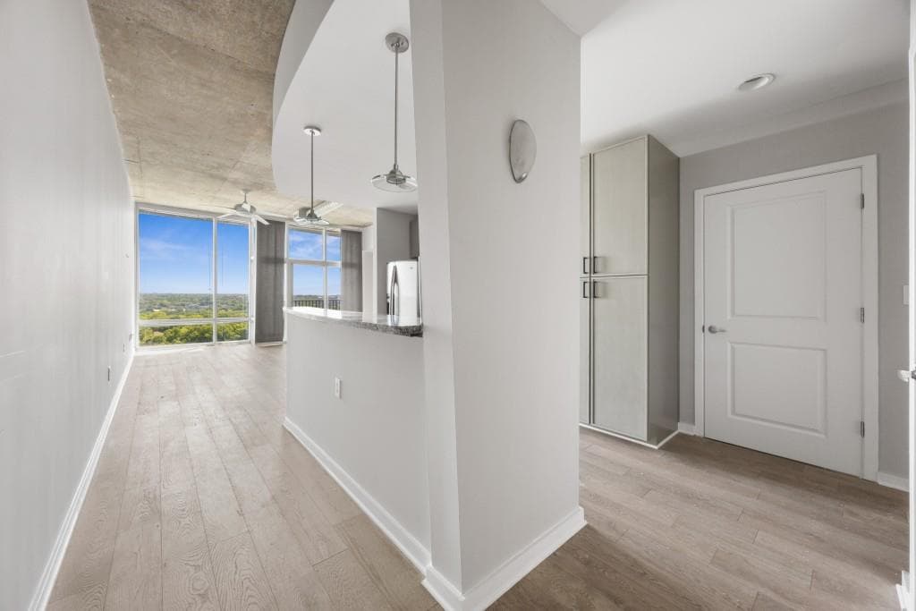 1 bedroom, 1 bathroom, 665 sq ft condominium for sale at 923 Peachtree Street 1636, Atlanta, GA 30309 — photo 8