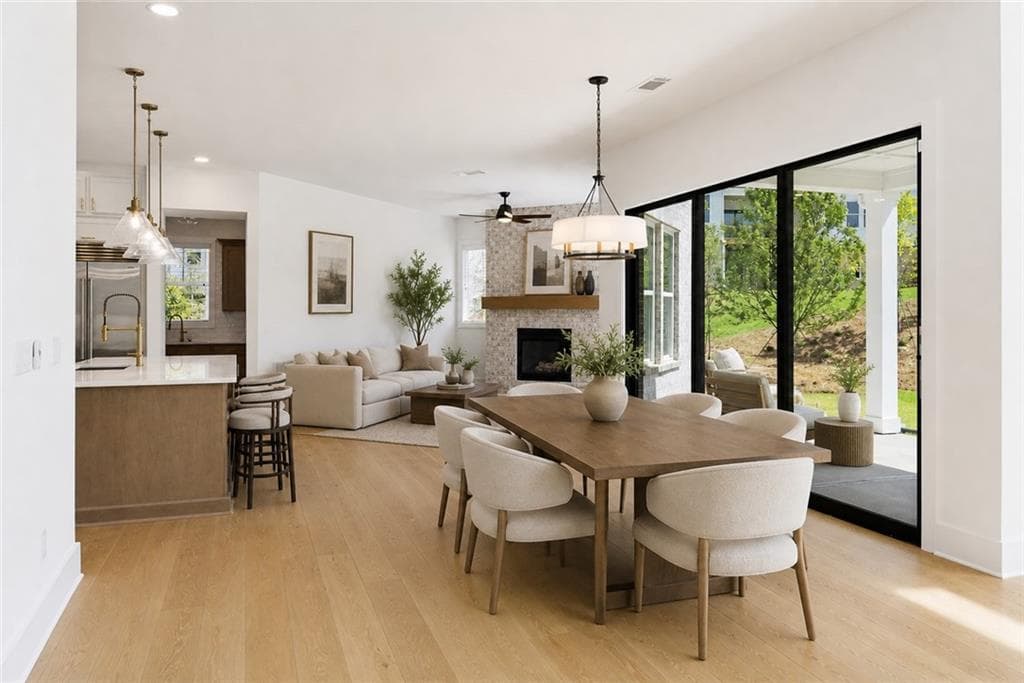 5 bedroom, 6 bathroom, 4,801 sq ft single family residence for sale at 4300 HAWTHORN Circle, Alpharetta, GA 30022 — photo 6