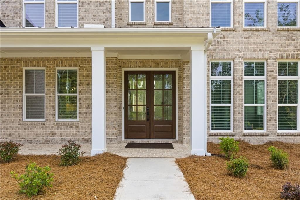5 bedroom, 6 bathroom, 4,801 sq ft single family residence for sale at 4300 HAWTHORN Circle, Alpharetta, GA 30022 — photo 10
