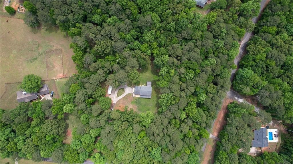 4 bedroom, 3 bathroom, 2,684 sq ft single family residence under contract at 455 Riverbend Drive, Mcdonough, GA 30252 — photo 4