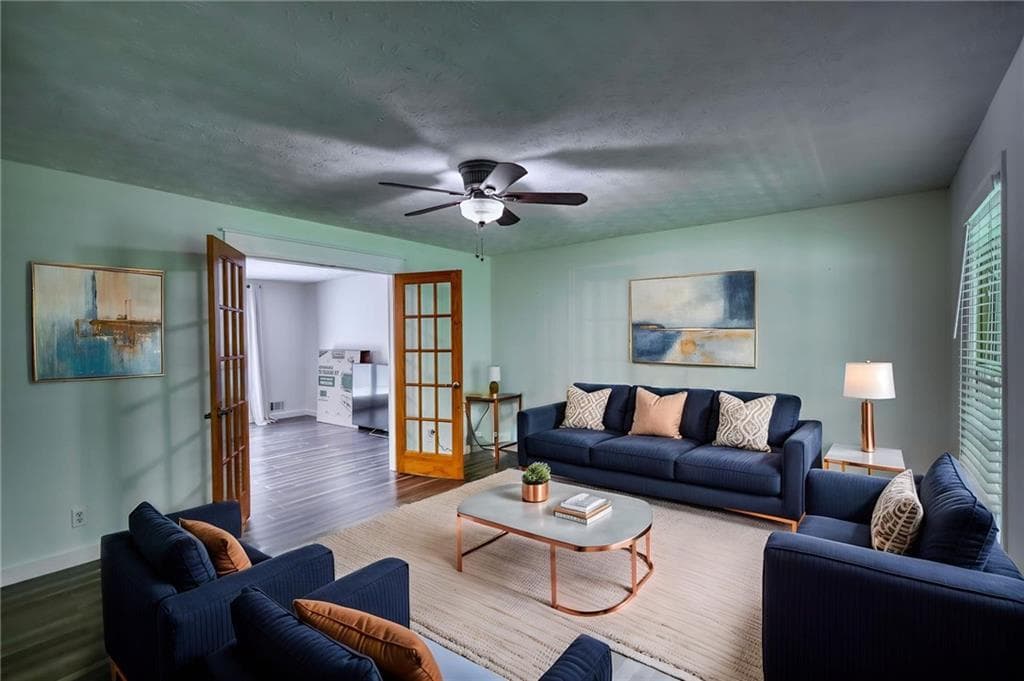 4 bedroom, 3 bathroom, 2,684 sq ft single family residence under contract at 455 Riverbend Drive, Mcdonough, GA 30252 — photo 9