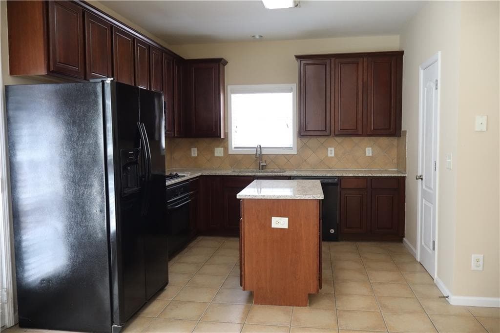 5 bedroom, 3 bathroom, 2,896 sq ft single family residence for sale at 3969 Elm Trace Drive, Loganville, GA 30052 — photo 10
