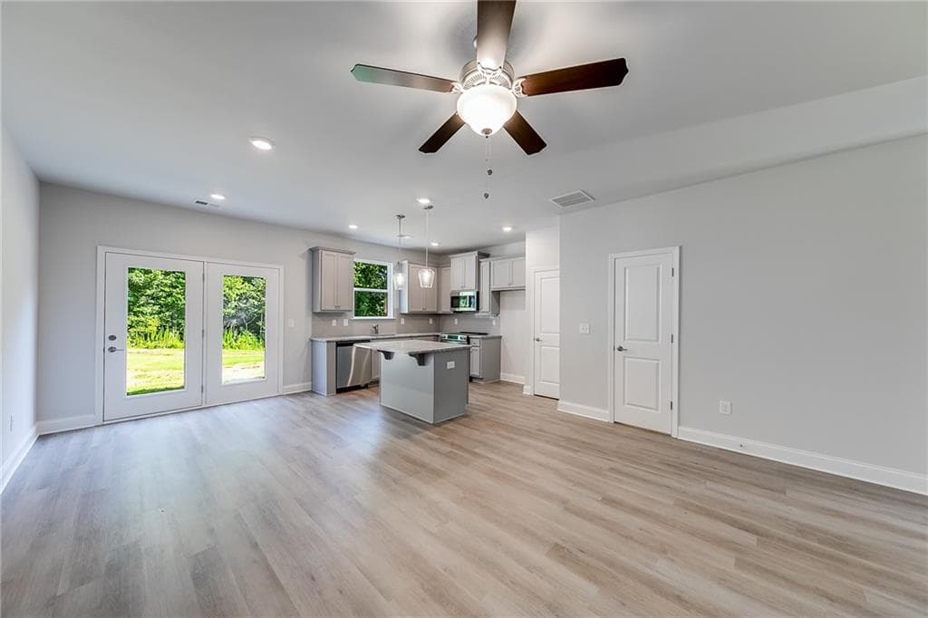 3 bedroom, 3 bathroom, 1,296 sq ft townhouse for sale at 117 Greenview Lot 1302 Court, Homer, GA 30547 — photo 8