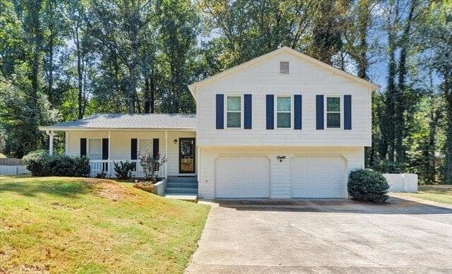 3 bedroom, 3 bathroom, 1,886 sq ft single family residence for sale at 140 Leigh Kay Drive, Lawrenceville, GA 30046 — photo 1 of 1