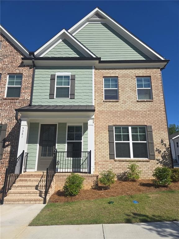 3 bedroom, 3 bathroom, 2,100 sq ft townhouse sold at 5381 GRAY BIRCH Bend, Flowery Branch, GA 30542