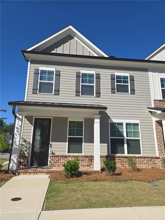 3 bedroom, 3 bathroom, 1,900 sq ft townhouse sold at 5505 Leyland Trail, Flowery Branch, GA 30542