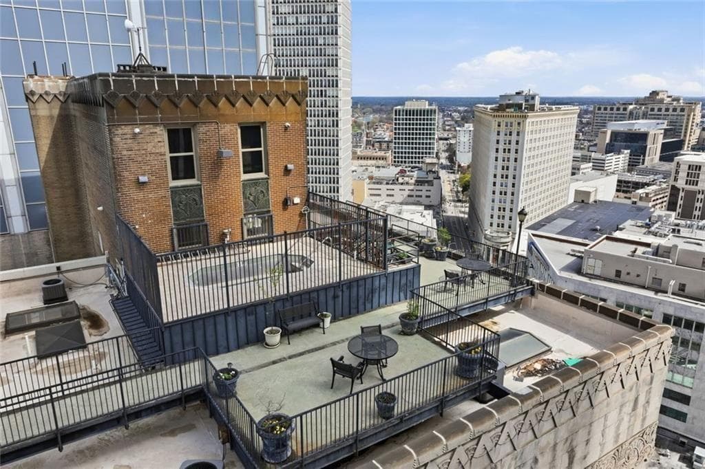 1 bedroom, 1 bathroom, 465 sq ft condominium for sale at 32 Peachtree Street 1102, Atlanta, GA 30303 — photo 4
