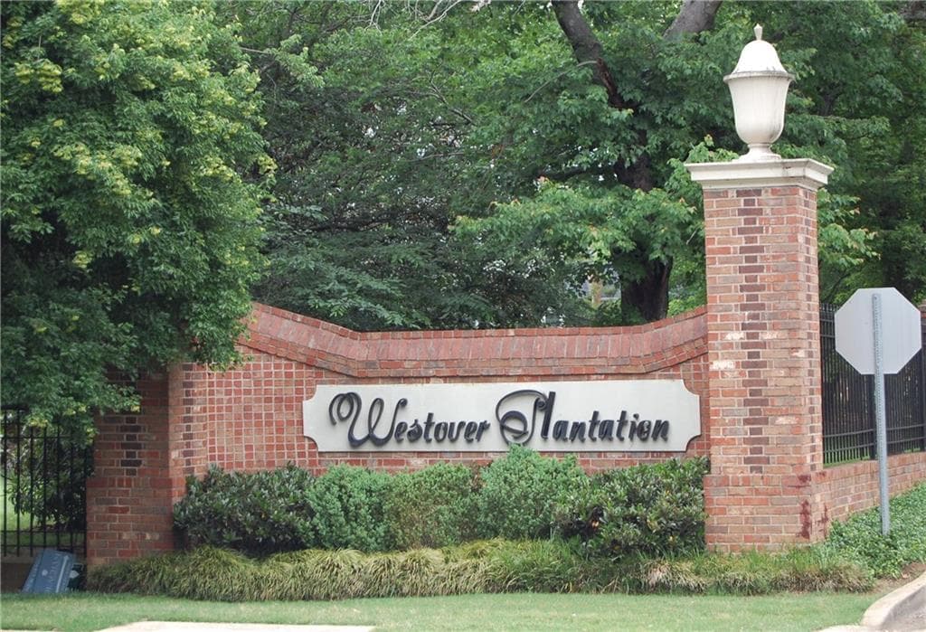 2 bedroom, 3 bathroom, 1,320 sq ft townhouse under contract at 5 Spinning House Place, Atlanta, GA 30318 — photo 3