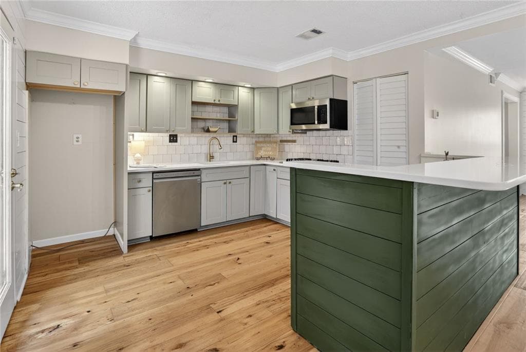 2 bedroom, 3 bathroom, 1,320 sq ft townhouse under contract at 5 Spinning House Place, Atlanta, GA 30318 — photo 9