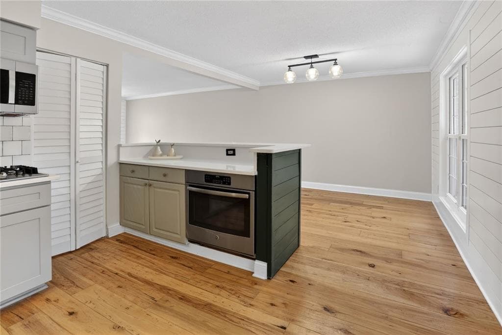 2 bedroom, 3 bathroom, 1,320 sq ft townhouse under contract at 5 Spinning House Place, Atlanta, GA 30318 — photo 10