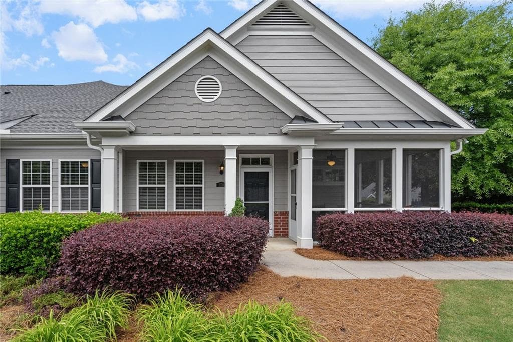 2 bedroom, 2 bathroom, 1,614 sq ft condominium for sale at 2716 Grapevine Circle, Cumming, GA 30041 — photo 2