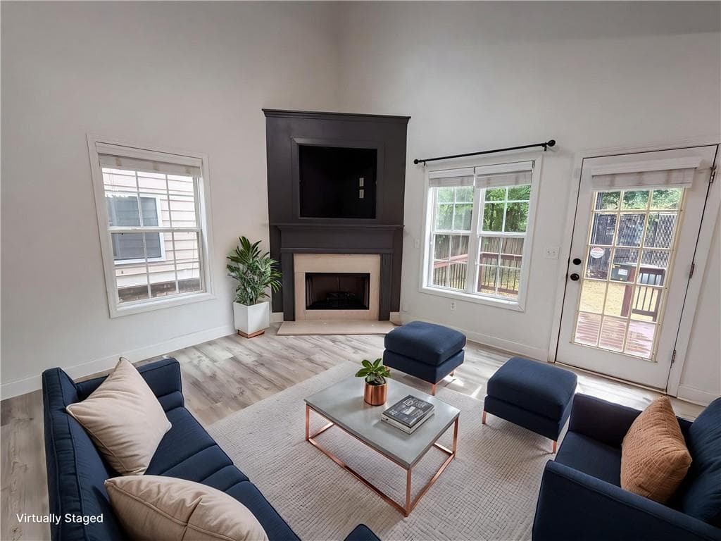 3 bedroom, 3 bathroom, 2,366 sq ft single family residence under contract at 2559 Oakleaf Ridge, Lithonia, GA 30058 — photo 2