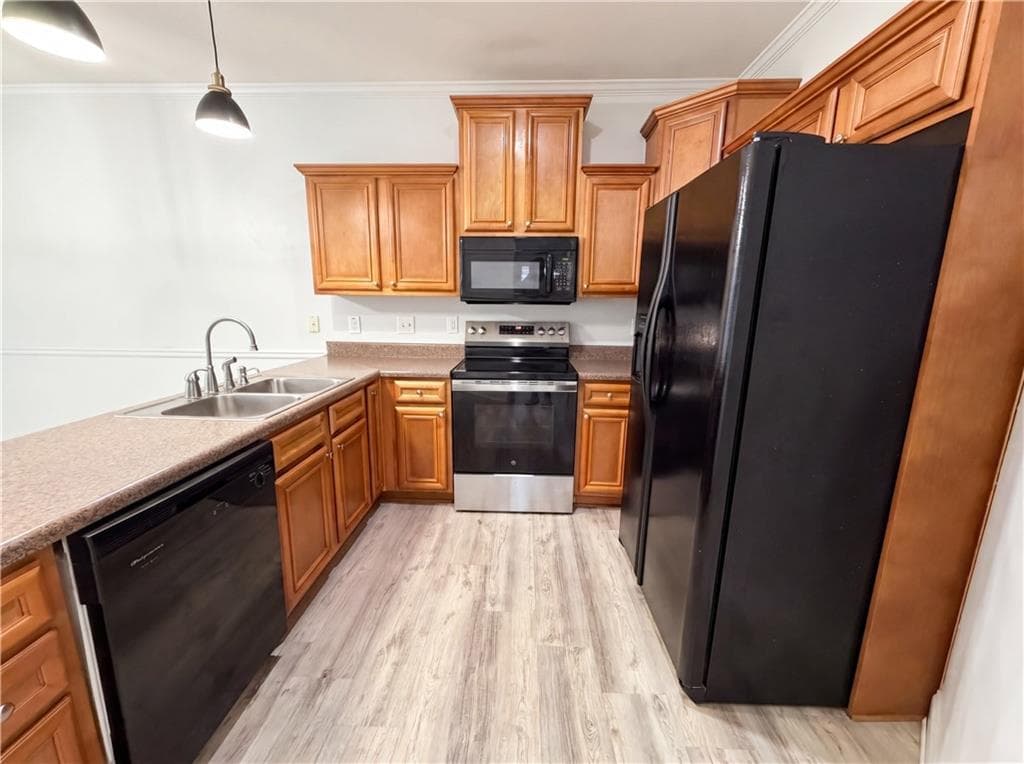 3 bedroom, 3 bathroom, 2,366 sq ft single family residence under contract at 2559 Oakleaf Ridge, Lithonia, GA 30058 — photo 9