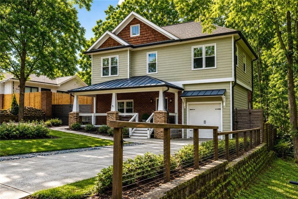 4 bedroom, 4 bathroom, 3,705 sq ft single family residence under contract at 2058 Evergreen Lane, Atlanta, GA 30318 — photo 2