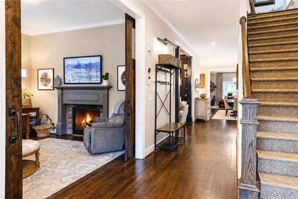 4 bedroom, 4 bathroom, 3,705 sq ft single family residence under contract at 2058 Evergreen Lane, Atlanta, GA 30318 — photo 3