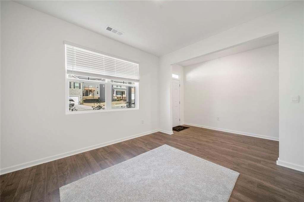 5 bedroom, 3 bathroom, 2,976 sq ft single family residence for sale at 1593 Daisy May Court, Dacula, GA 30019 — photo 3
