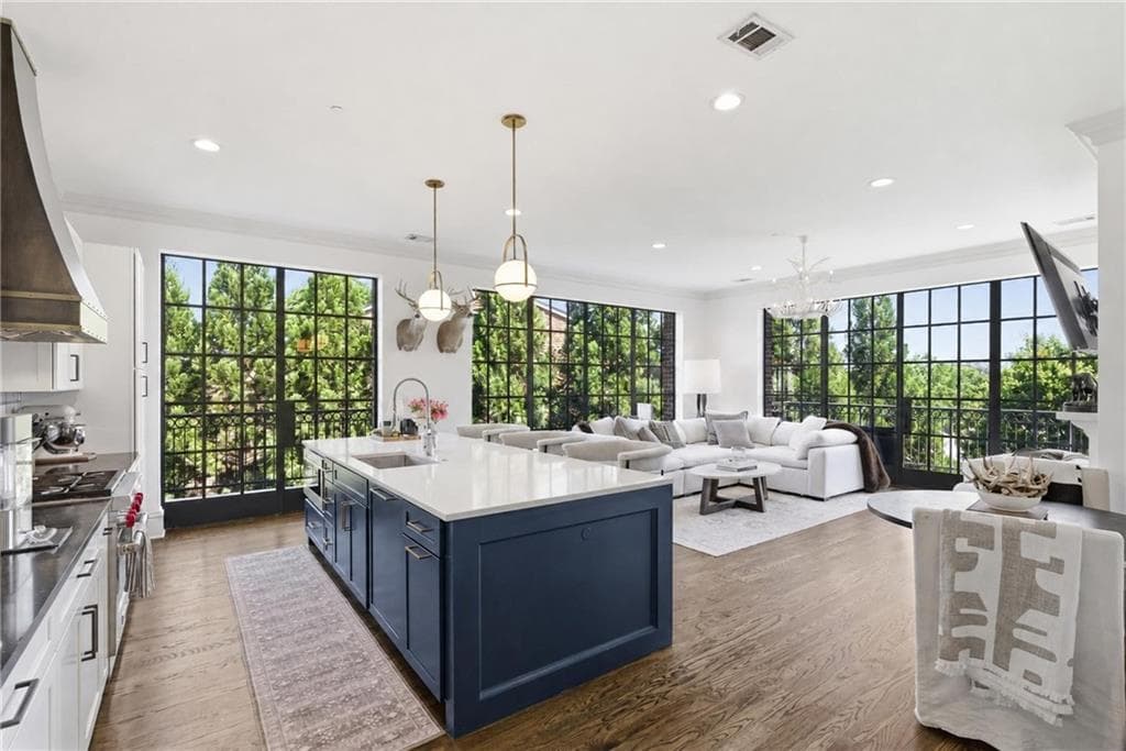 3 bedroom, 4 bathroom, 1,968 sq ft condominium under contract at 220 Vickery Falls Drive, Roswell, GA 30075