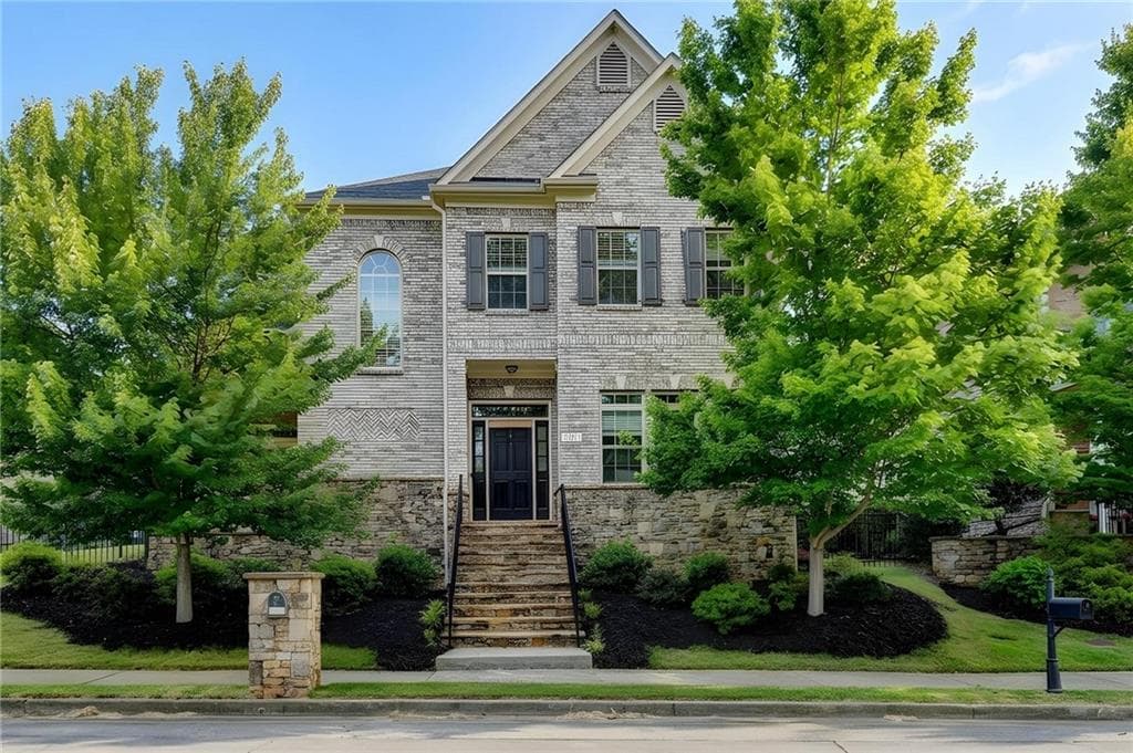 6 bedroom, 5 bathroom, 3,616 sq ft single family residence for sale at 2081 Lee Road, Smyrna, GA 30080 — photo 2