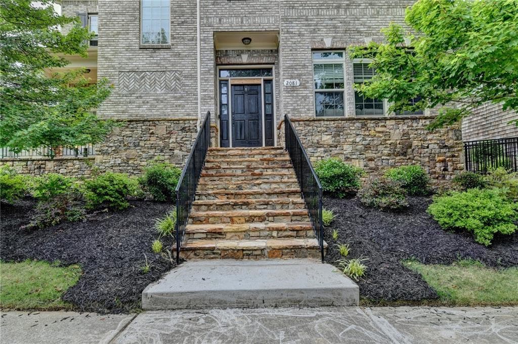 6 bedroom, 5 bathroom, 3,616 sq ft single family residence for sale at 2081 Lee Road, Smyrna, GA 30080 — photo 5