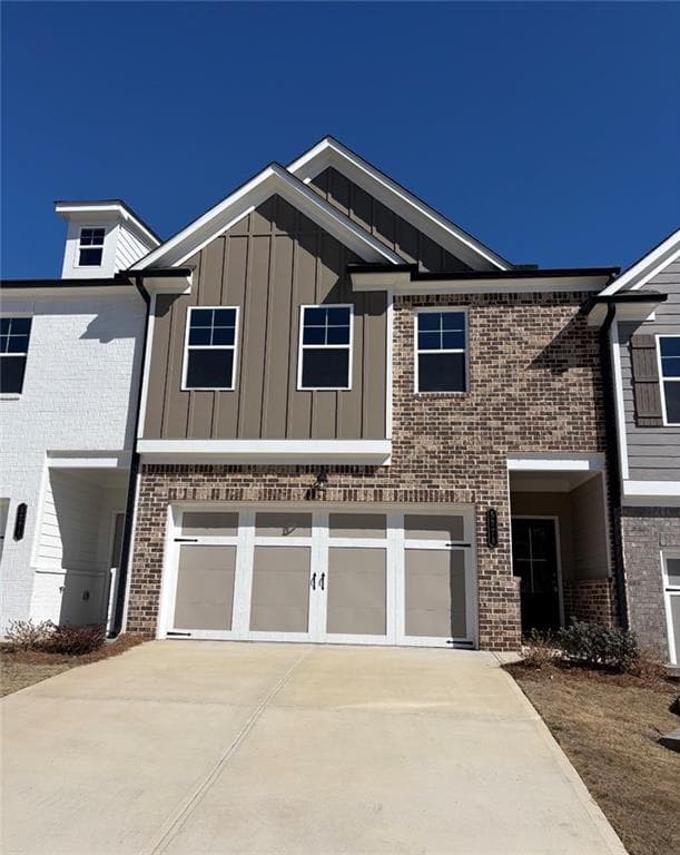 4 bedroom, 3 bathroom, 2,000 sq ft townhouse for sale at 5278 Fox Den Road, Oakwood, GA 30566