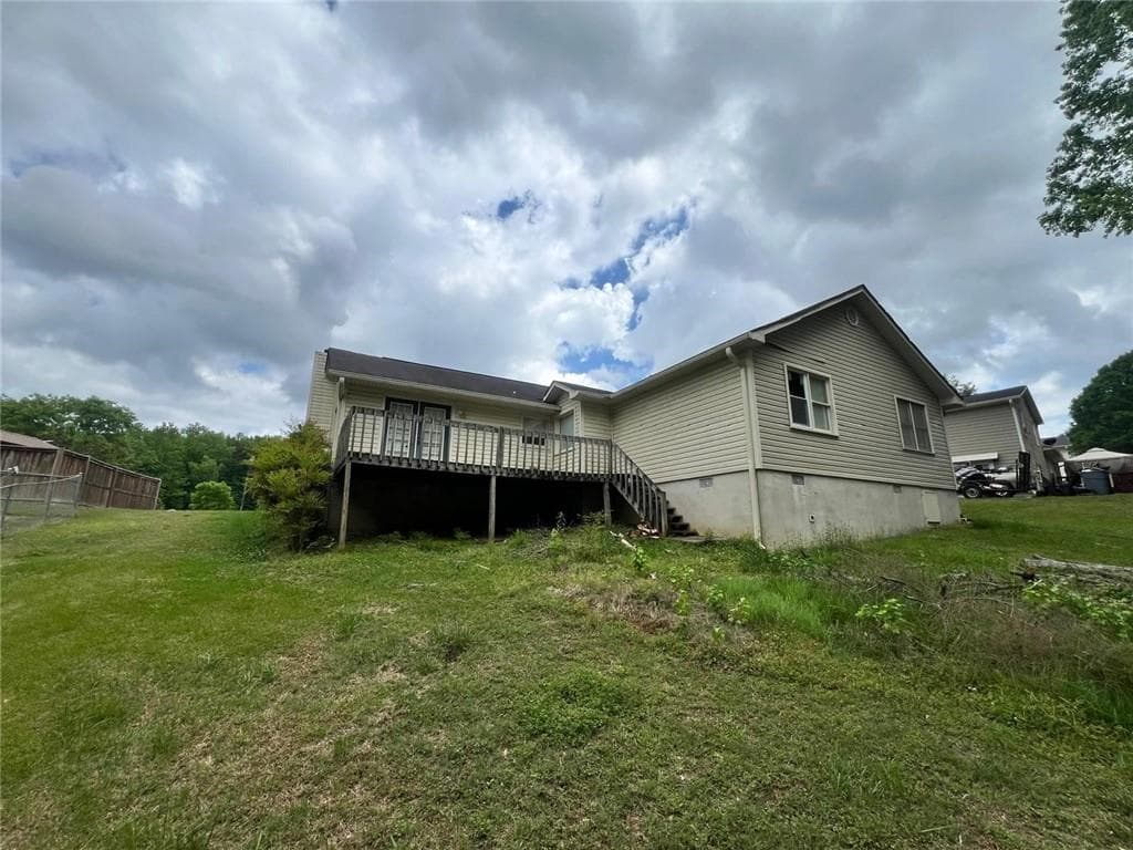 3 bedroom, 2 bathroom, 1,685 sq ft single family residence for sale at 148 River Ridge Drive, Carrollton, GA 30117 — photo 3