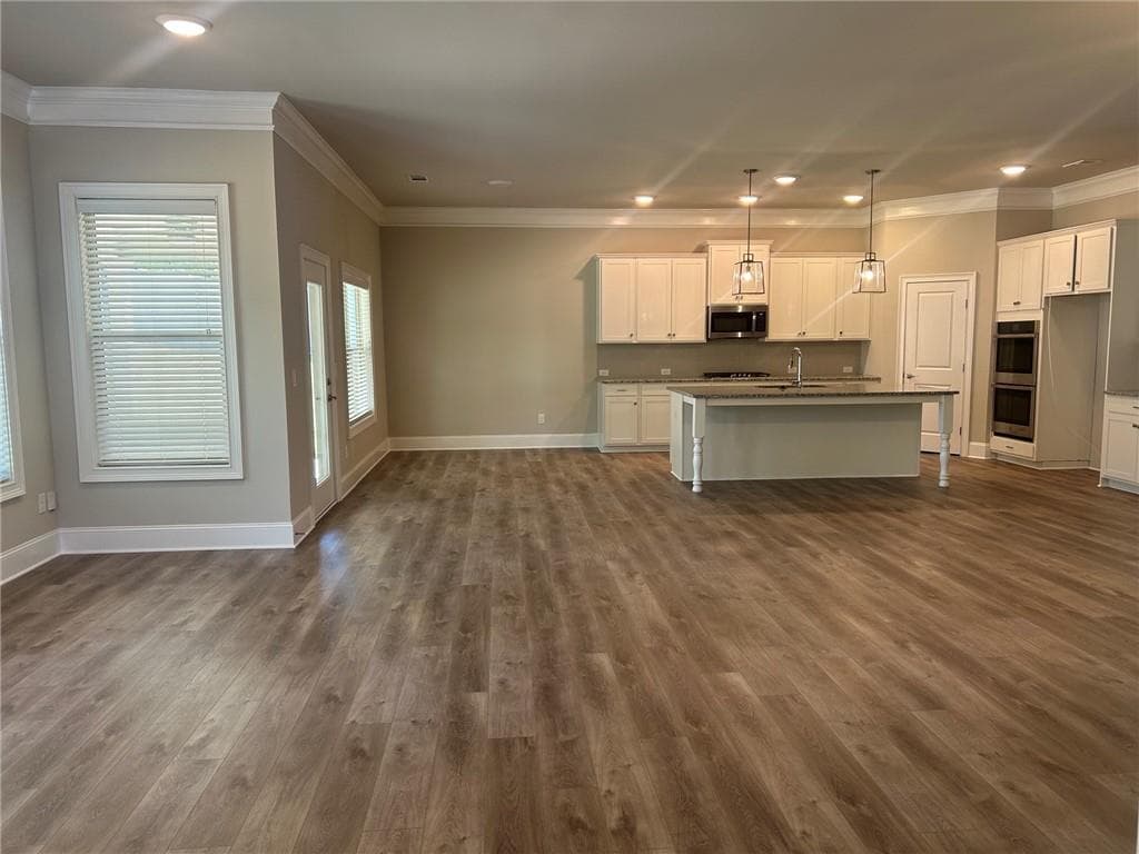 4 bedroom, 4 bathroom, 2,815 sq ft single family residence for sale at 4070 Mayhill Circle, Cumming, GA 30040 — photo 7