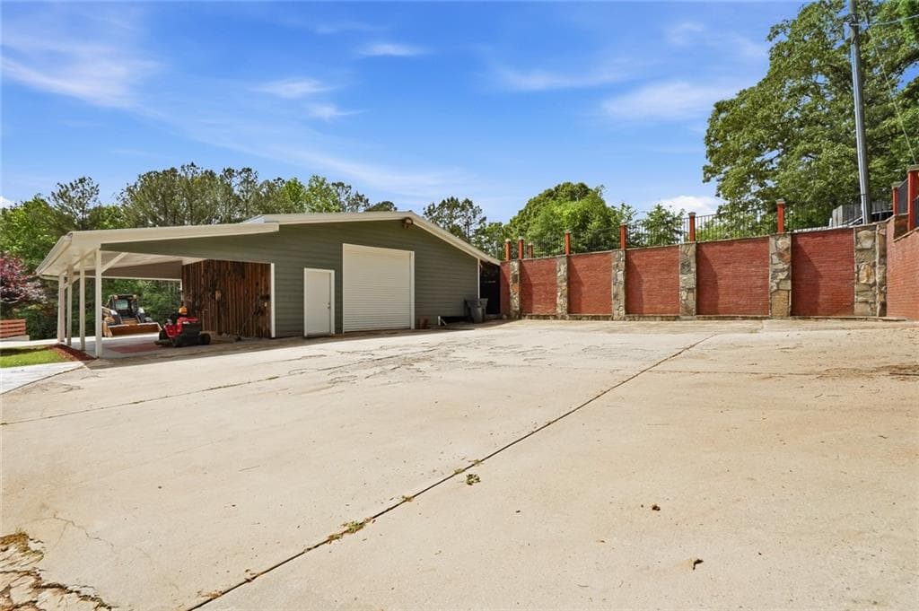 4 bedroom, 4 bathroom, 4,218 sq ft single family residence for sale at 5021 Elrod Circle, Cumming, GA 30041 — photo 9