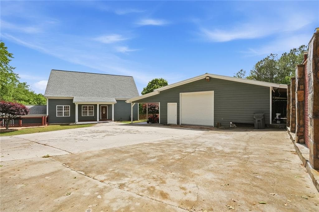 4 bedroom, 4 bathroom, 4,218 sq ft single family residence for sale at 5021 Elrod Circle, Cumming, GA 30041 — photo 10