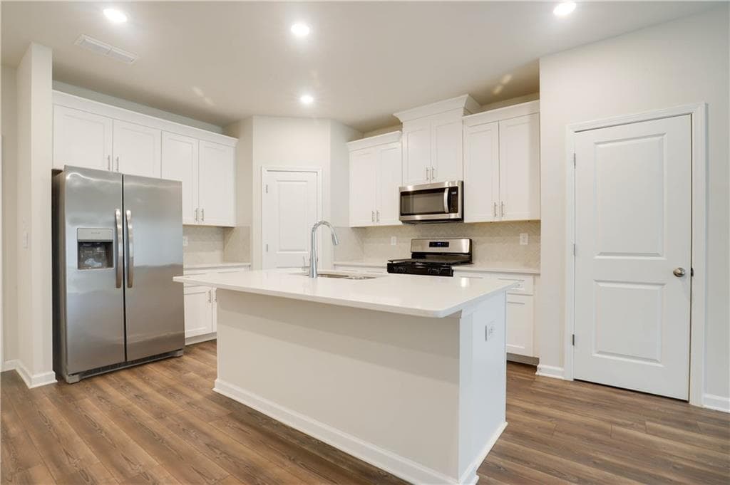 3 bedroom, 3 bathroom, 1,650 sq ft townhouse for rent at 116 Cedar Lane, Dawsonville, GA 30534 for $1,895 a month — photo 4